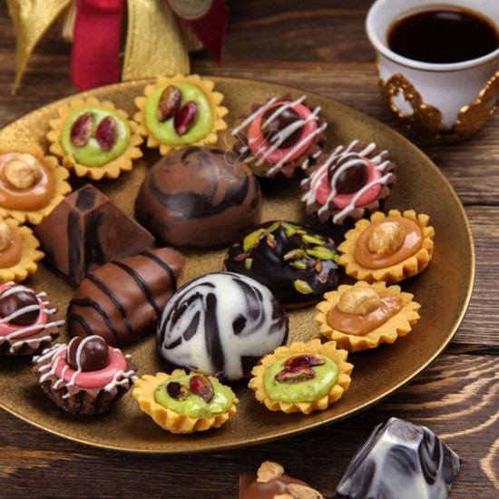 1000g Petit Four With Nuts 1000g Petit Four With Nuts